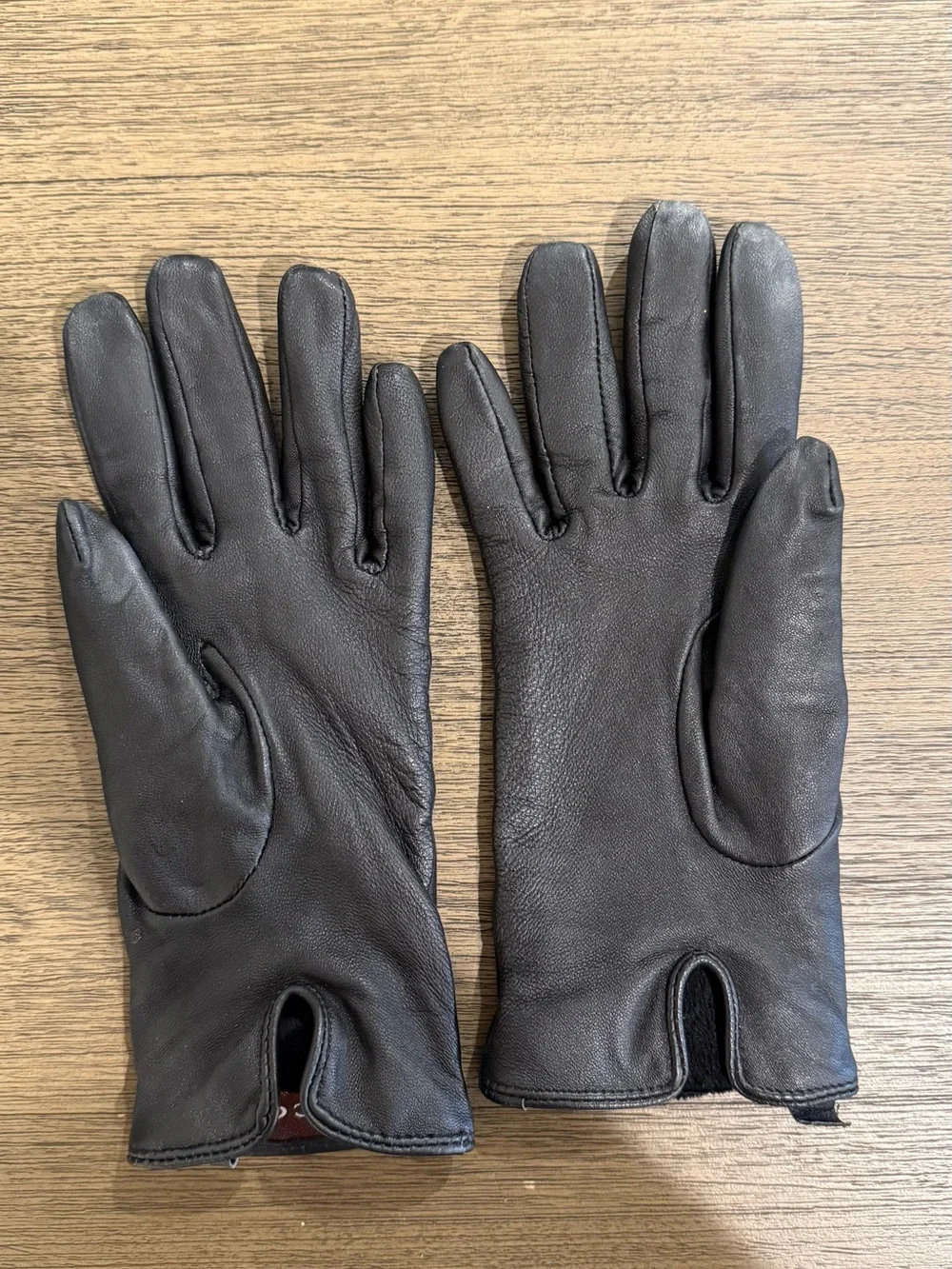 Gucci Black Leather Gloves with Pearl GG Logo